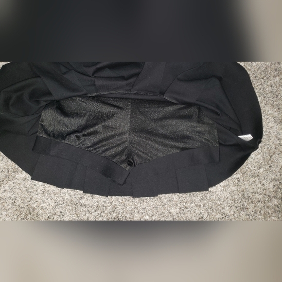 H&M| Black Pleated Skater Mini Skirt with Shorts - Picture 3 of 6